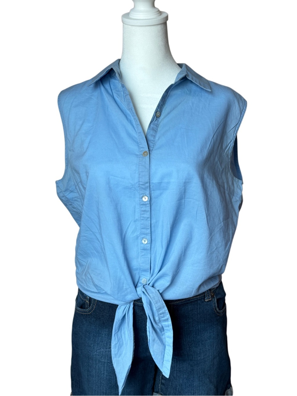 Forever 21 100% Cotton Blue Tie Front Sleeveless Button Up Top Large